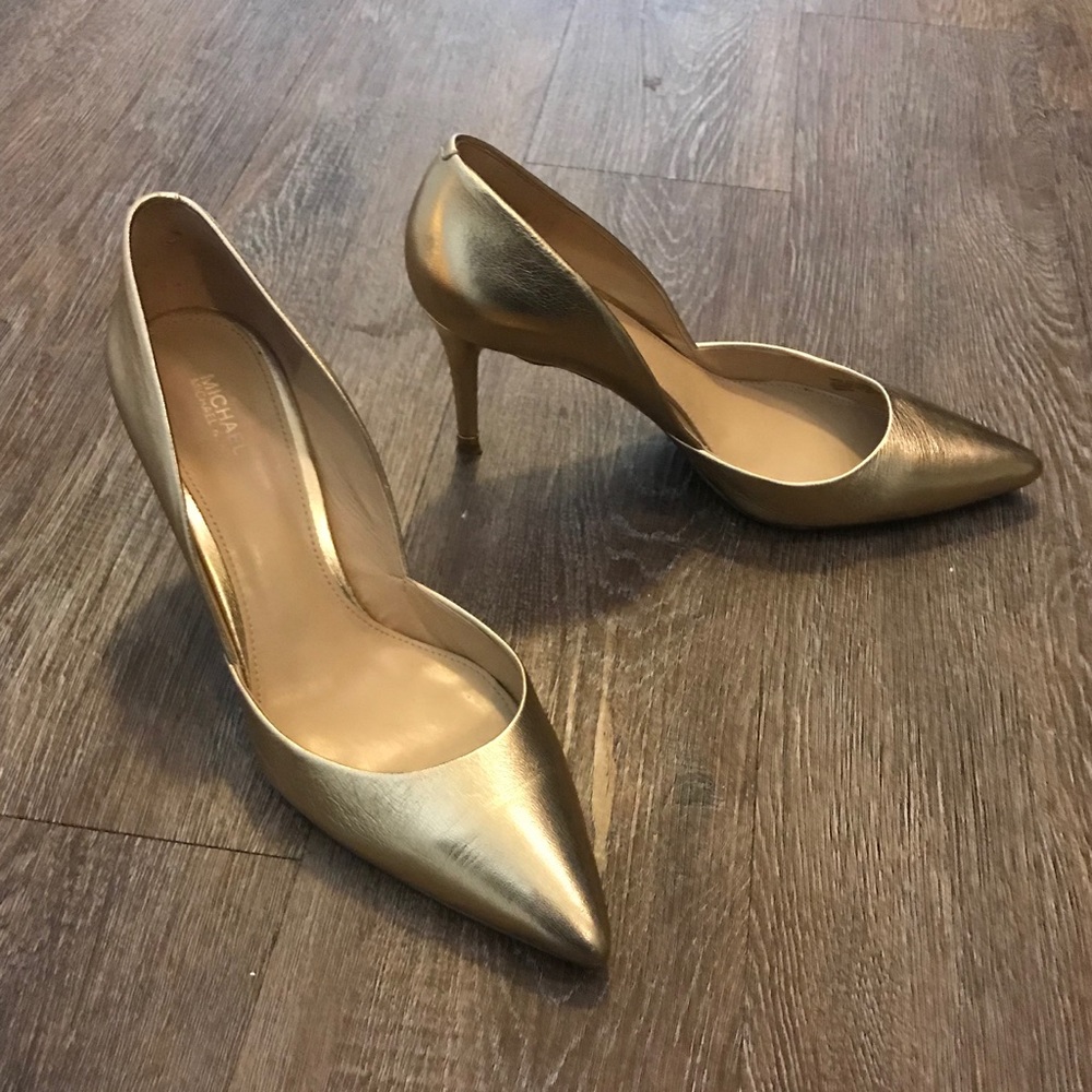MICHAEL KORS Gold Pointed Toe Pumps